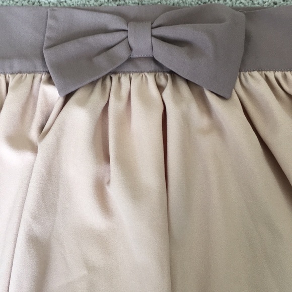 Cute bow skirt - Picture 2 of 3